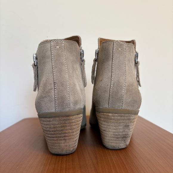 Frye Shoes Judith Double Zip Bootie Ankle Boot in Taupe Grey Suede - size 7.5 - Picture 2 of 10